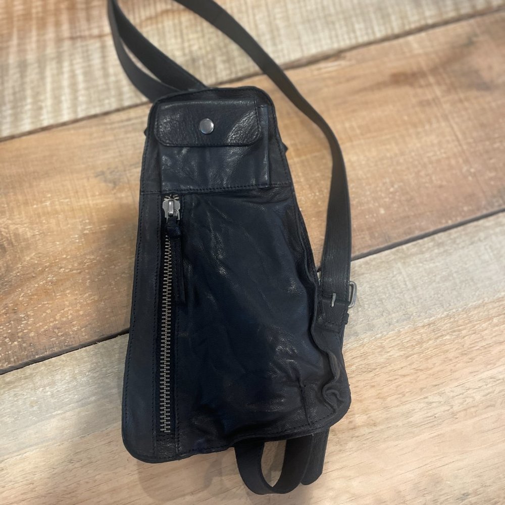 SOLD Free People Women's Jagger Slim Leather Sling Bag Black NWT $78 - Picture 9 of 15